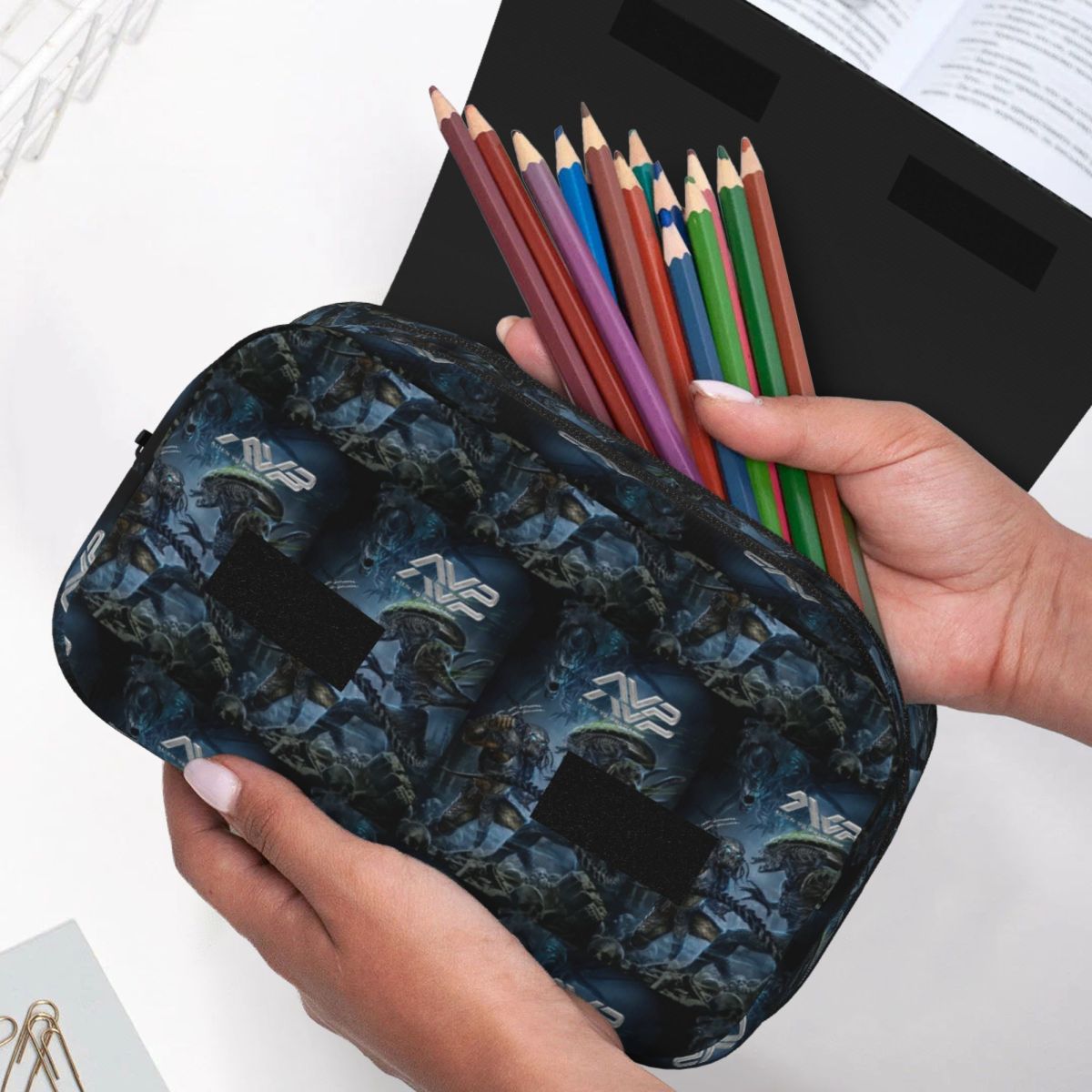エイリアン vs プレデターゲーム鉛筆ケース学生ギフト用ペン - Office Supply Vs Stationery のレビューと価格